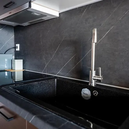 Sea La Vie & Maisonette