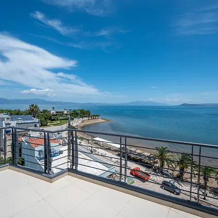 Sea La Vie & Maisonette Apartment *