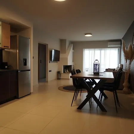 Sea La Vie & Maisonette Apartment